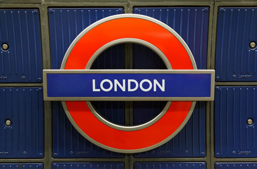 london sign