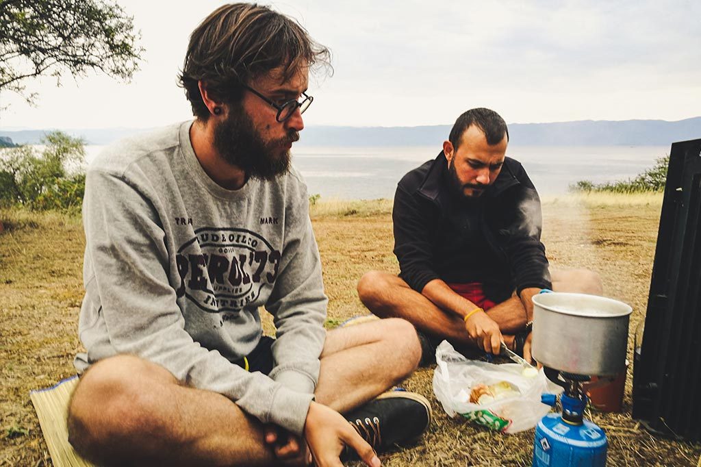 śniadanie nad jeziorem ochrydzkim