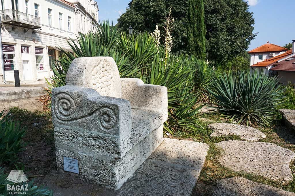 tron Dionizosa w Bałczik