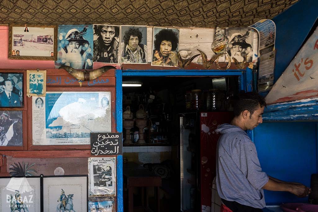 zdjęcia Jimiego Hendrixa w knajpce w Diabat obok Essaouiry