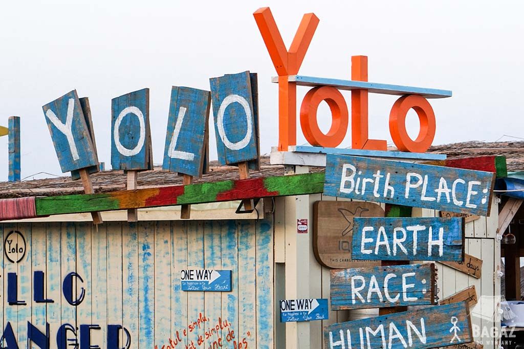 bar yolo na plaży w vama veche