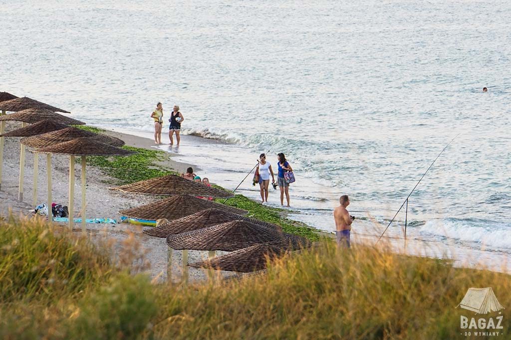 plaża i turyści w vama veche