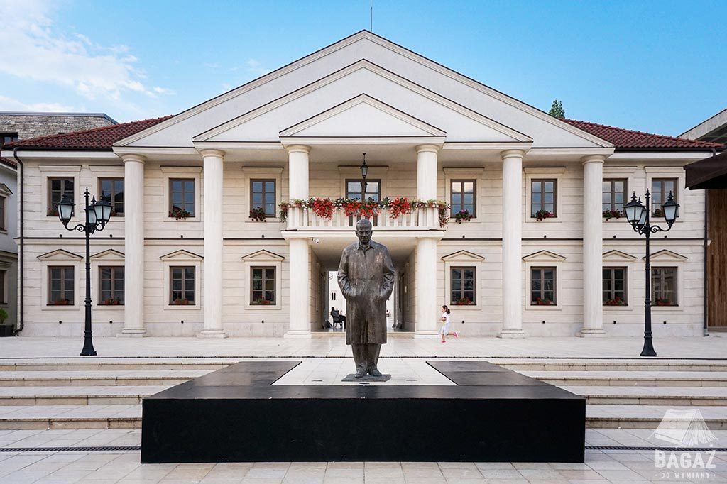 wejście do andrićgradu w wyszegradzie