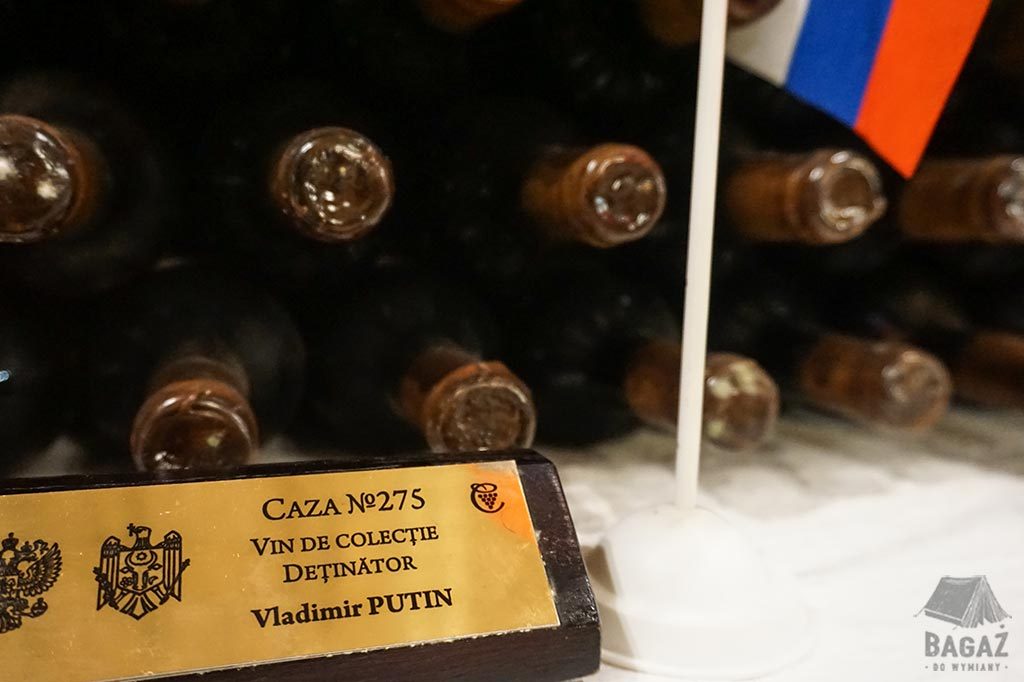 kolekcja win Władimira Putina znajdująca się w mołdawskiej winnicy Cricova